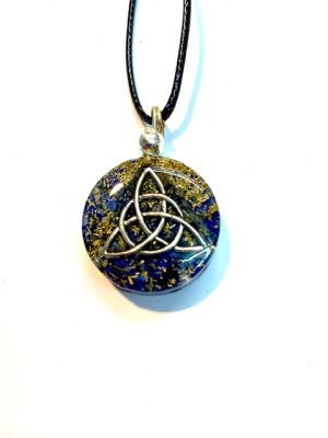 colgante orgon con triqueta