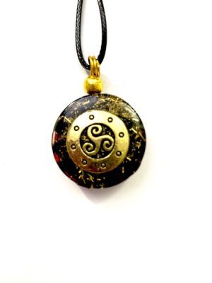 colgante de orgon con trisquel