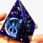 piramide de orgon con hada