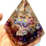 Piramide de orgon con cubo de metatron