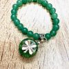 pulsera con orgon de trebol