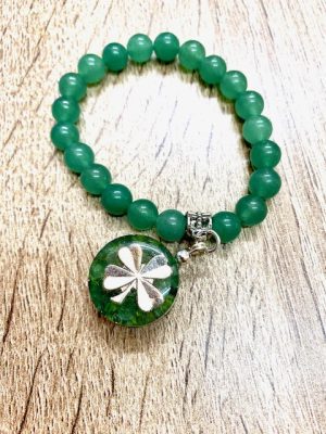 pulsera con orgon de trebol
