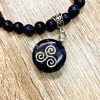 pulsera con orgon de trisquel
