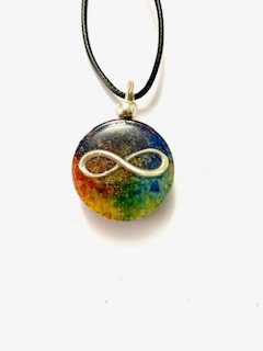 colgante de orgonita con infinito