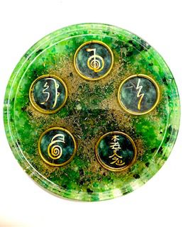plato de orgon con simbolos de reiki