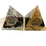 piramide orgon con tetragrammaton