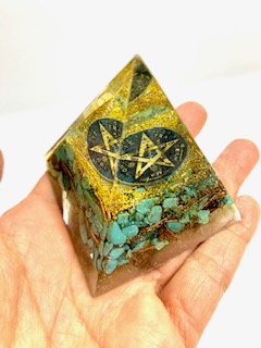 piramide orgon tetragrammaton